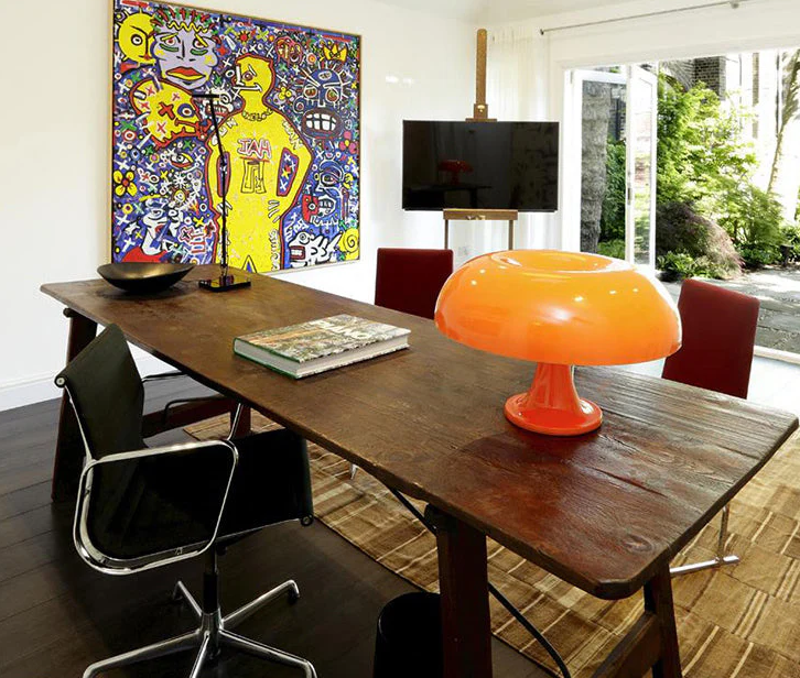 "Minimalistische LED-Pilz-Tischlampe mit modernem Design, warmem Licht; ideal für Schlafzimmer und Wohnzimmer"