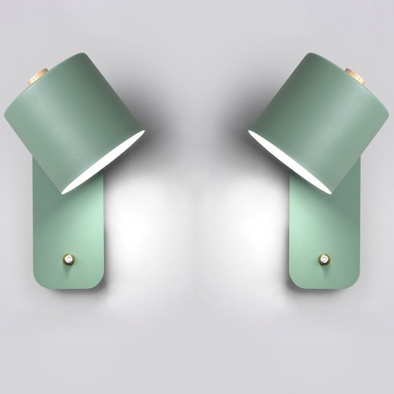 "Moderne LED-Wandleuchte Grau mit elegantem Design, Schalter integriert, ideal für stilvolle Innenbeleuchtung."