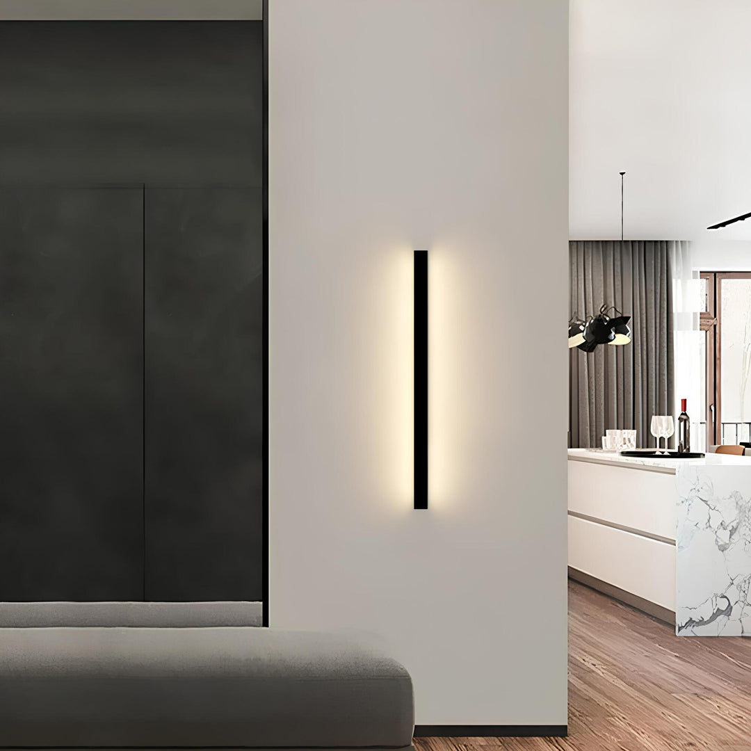 Moderne LED-Wandleuchte mit schlankem, minimalistischem Design aus Aluminium, perfekt für modernes Interior.