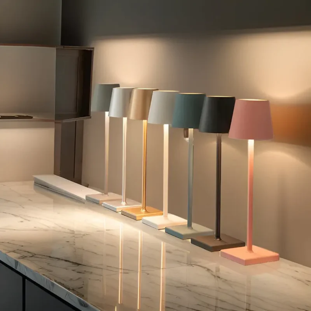 "Moderner kabelloser LED-Tischleuchte im skandinavischen Design, wiederaufladbar, warmweißes Licht, ideal für Innen- und Auße