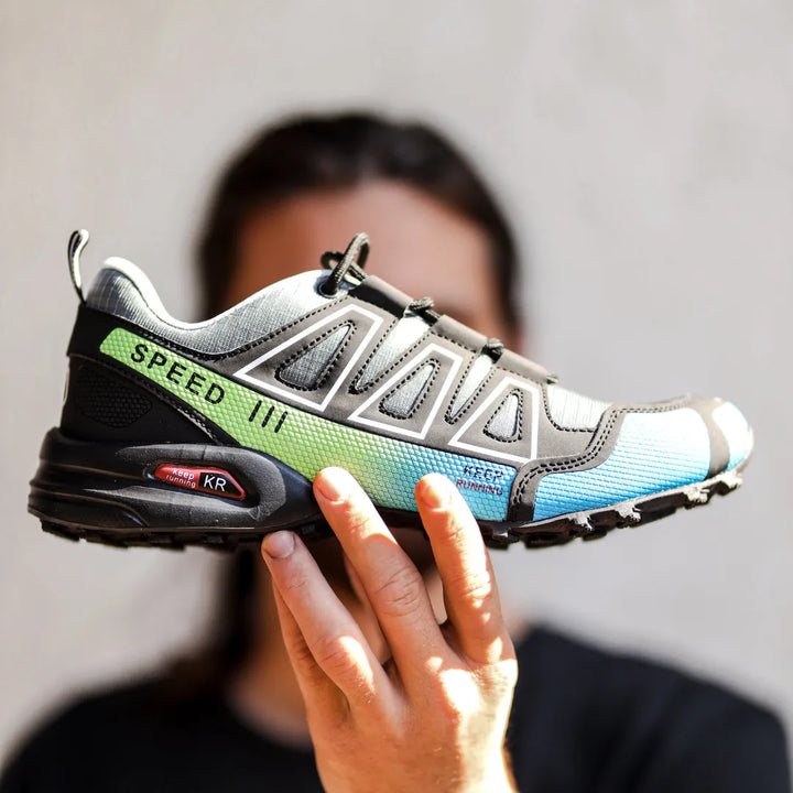 Orthopädische Wanderschuhe mit rutschfester Sohle und breitem Zehenraum, ideal für Komfort und Stabilität beim Wandern.