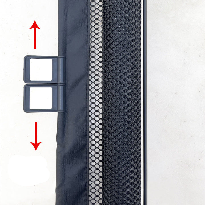 "Praktisches Haustier Sicherheitsnetz als stabile Türbarriere, schützt Haustiere und verhindert Entkommen durch Türen."