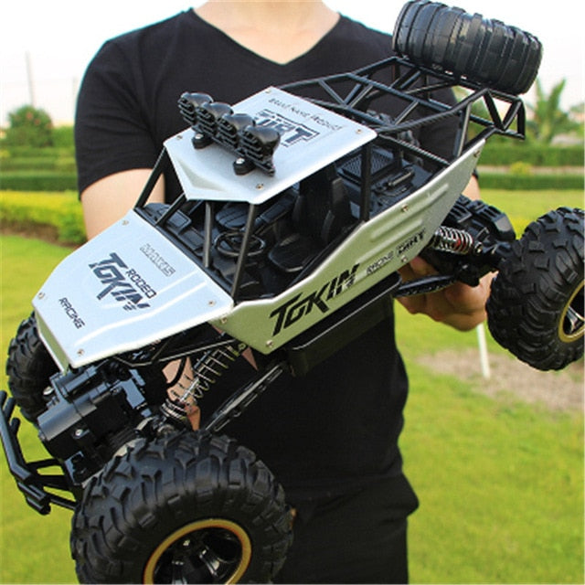 "Robustes RC Auto Monstertruck, 4x4 Offroad Rock Crawler, ferngesteuertes Fahrzeug mit Hi-Q-Gummirädern, 2,4 GHz Technologie"