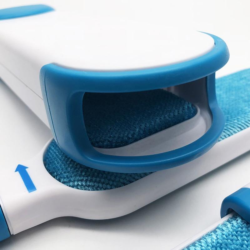 "Schlanke blaue und weiße Haustierhaarentferner-Bürste mit magnetischer Wirkung, Vorderansicht auf weißem Hintergrund."