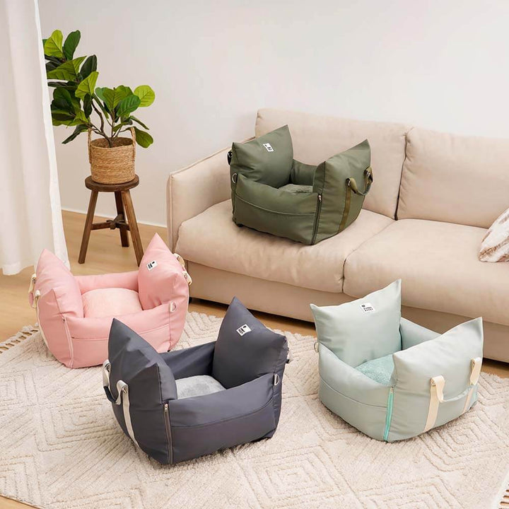 "Sicheres und wasserdichtes Hundeautositzbett mit Schutzkissen und Komfort, ideal für Reisen und leicht zu reinigen."