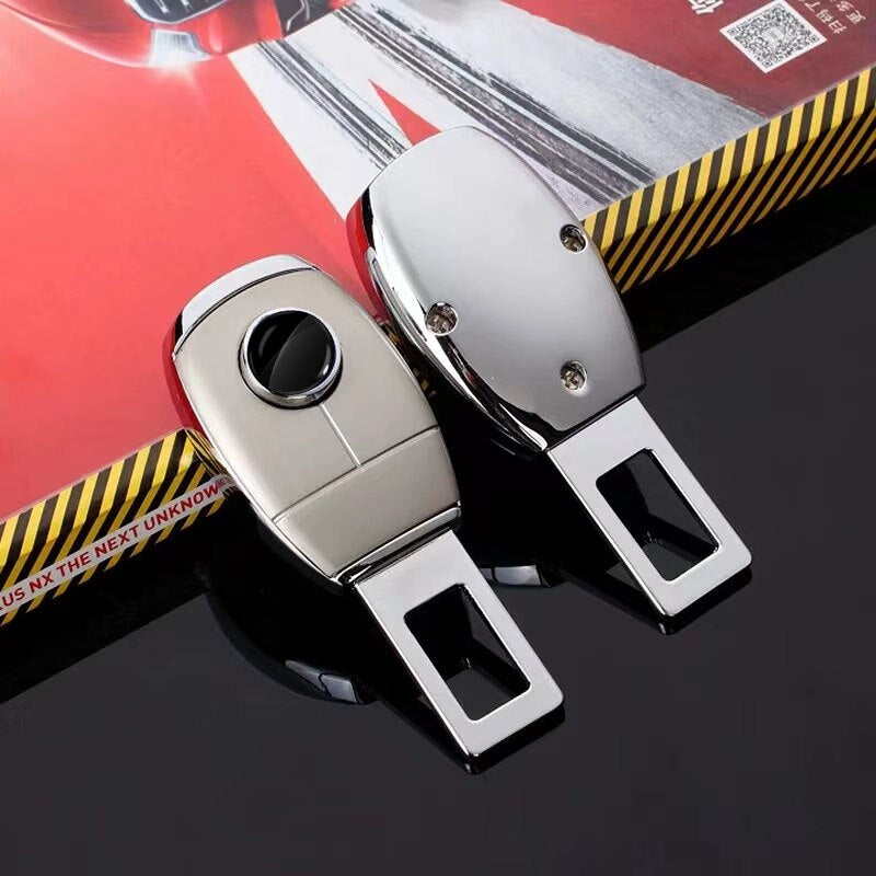 "Sicherheitsgurtverlängerung, schwarze, robuste Optik, einfache Montage, verbessert Komfort und Sicherheit im Auto."