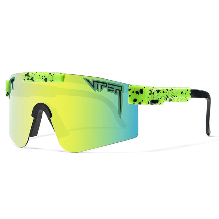 Stilvolle Outdoor-Sportbrille mit UV400 Schutz, schwarzer Rahmen und Polycarbonat-Gläser; ideal für Radfahren im Freien.