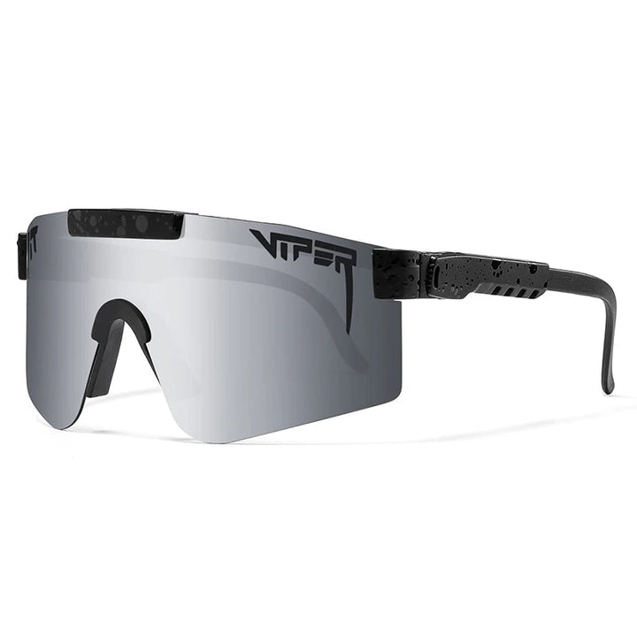 Stilvolle Outdoor-Sportbrille mit UV400 Schutz, schwarzer Rahmen und Polycarbonat-Gläser; ideal für Radfahren im Freien.