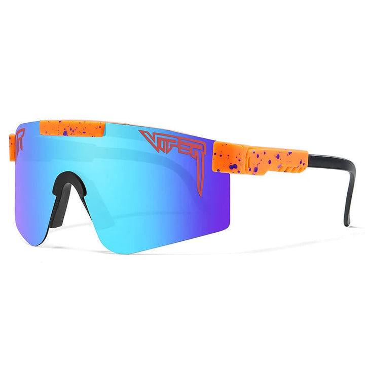 Stilvolle Outdoor-Sportbrille mit UV400 Schutz, schwarzer Rahmen und Polycarbonat-Gläser; ideal für Radfahren im Freien.