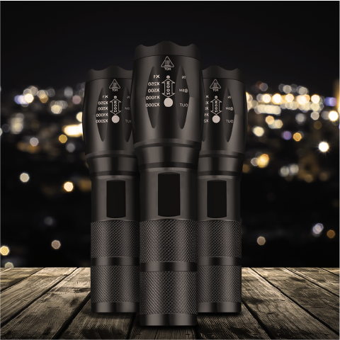 "Taktische LED-Taschenlampe aus Aluminium, robust, wasserfest, 1200 Lumen, rutschfestes Design für Outdoor-Einsätze."