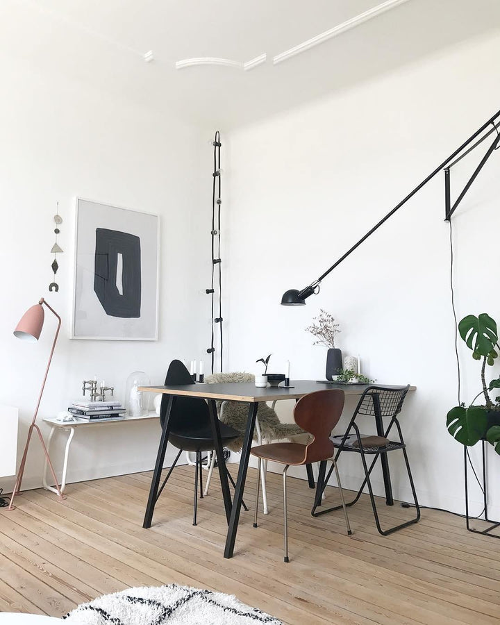 "Verstellbare Wandleuchte 265, industrielle Eleganz, Aluminiumschirm, Metallrahmen, flexible Beleuchtung für Zuhause."