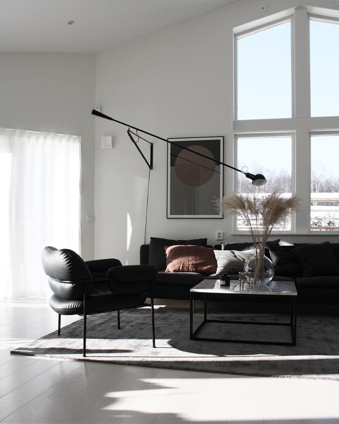 "Verstellbare Wandleuchte 265, industrielle Eleganz, Aluminiumschirm, Metallrahmen, flexible Beleuchtung für Zuhause."