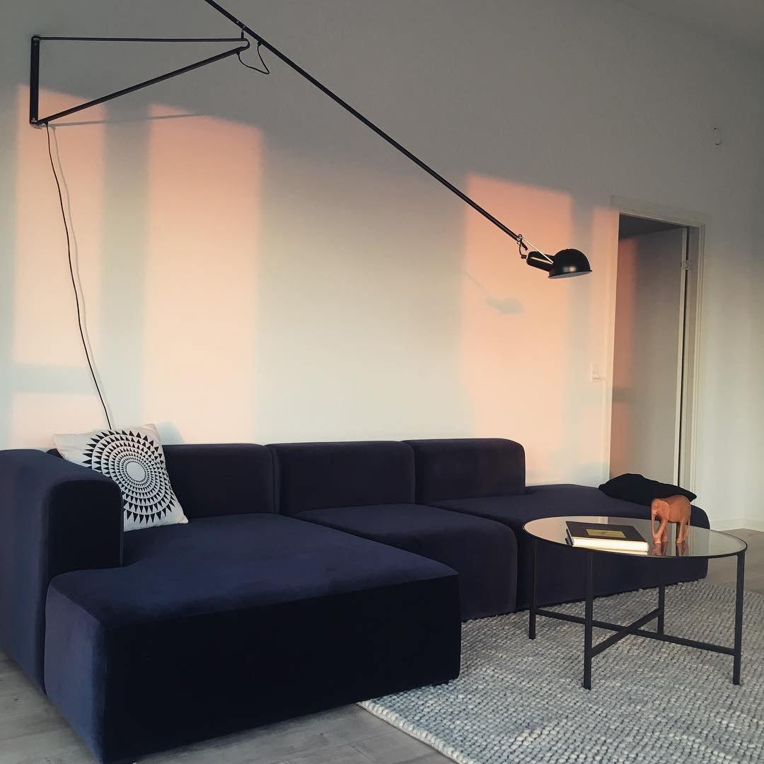 "Verstellbare Wandleuchte 265, industrielle Eleganz, Aluminiumschirm, Metallrahmen, flexible Beleuchtung für Zuhause."