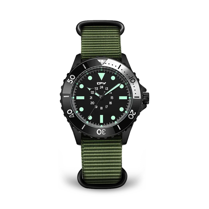 "Wasserdichte Herren-Taucheruhr mit grünem Armband, robustem Edelstahl-Gehäuse und leuchtenden Zeigern im Militärdesign"