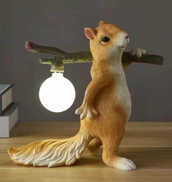 Dekorative Eichhörnchen Tischlampe mit LED