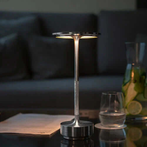 Dimmbare LED Tischleuchte, USB Akkulampe