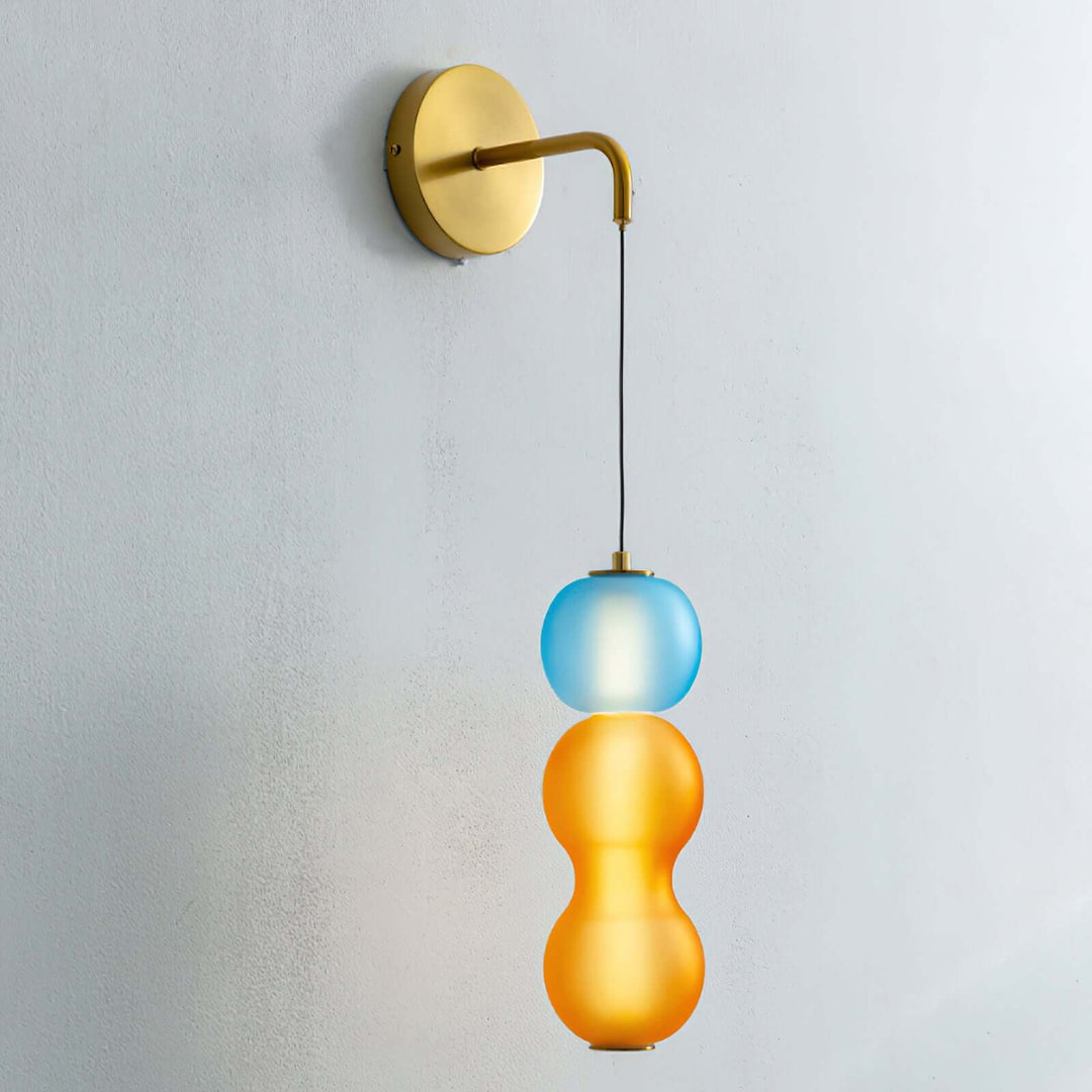 Elegante Wandleuchte mit Glockenorchideen