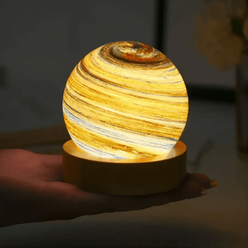 Mini lampe planète 3D avec base en bois
