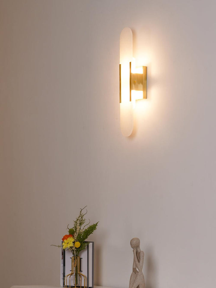 Langgestreckte Alabaster-Wandleuchte