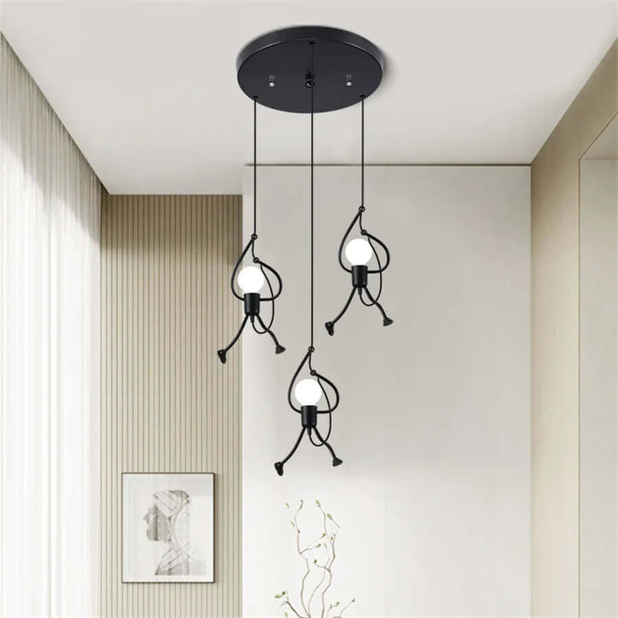 Lampe suspendue en forme de poupée ludique