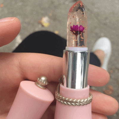 Feuchtigkeitsspendender Lippenbalsam für weiche Lippen