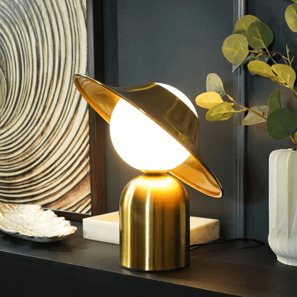 Lampe de table luxueuse en métal doré