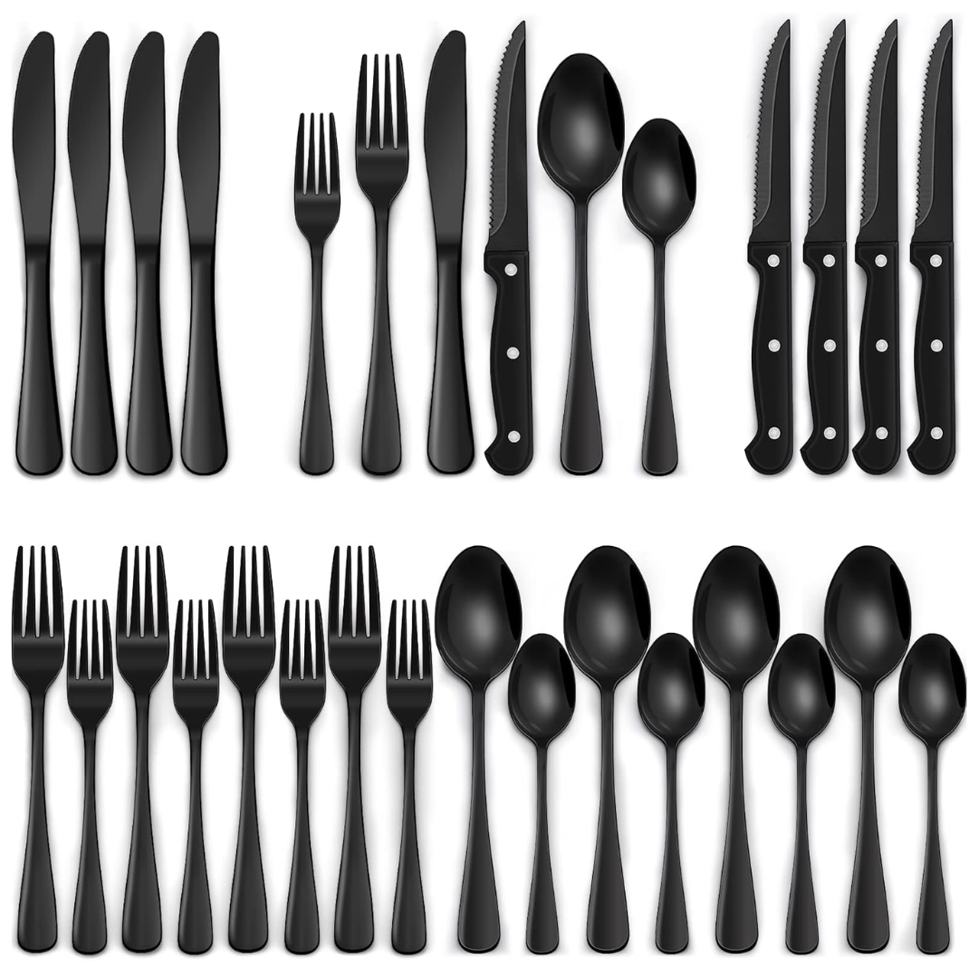 "24-teiliges schwarzes Besteckset aus Edelstahl mit elegantem, mattem Design auf einem stilvoll gedeckten Tisch"