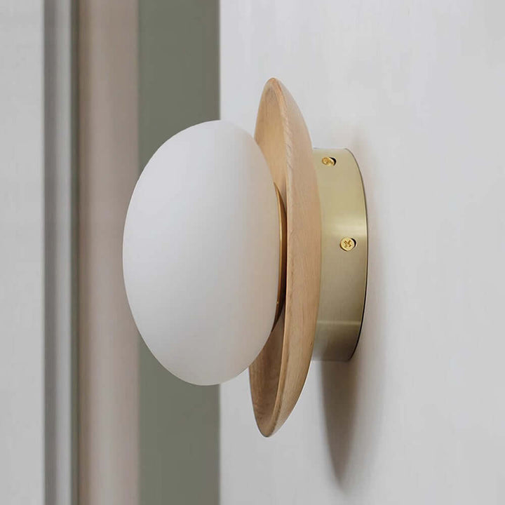 Applique minimaliste blanche en bois naturel