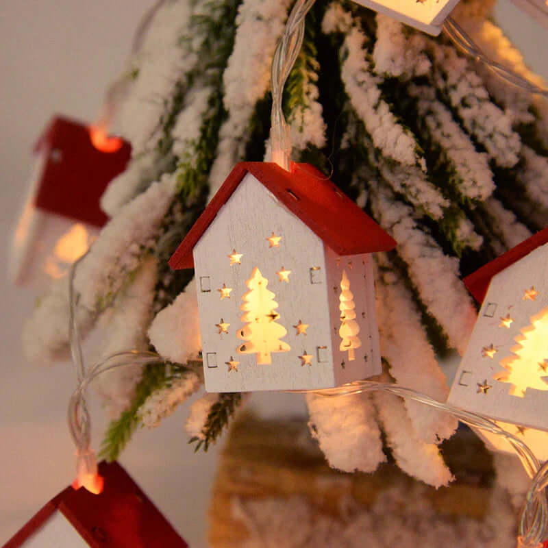 Hängende Holz-Weihnachtshäuser mit LED