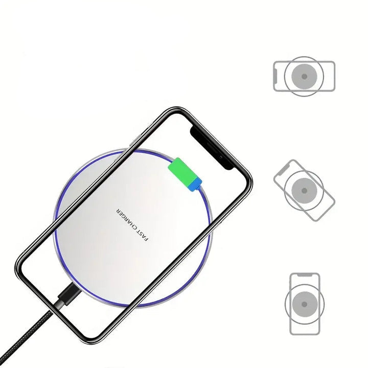 "30W kabelloses Schnellladegerät auf schlankem Induktionspad, kompatibel mit iPhone und Android, modernes Design"