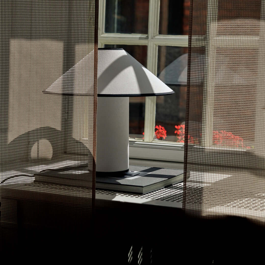Lampe de table design Colette - 32cm