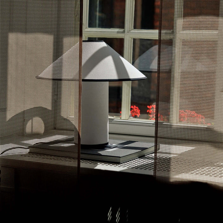 Lampe de table design Colette - 32cm