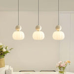 Paralume in plastica beige e bianca