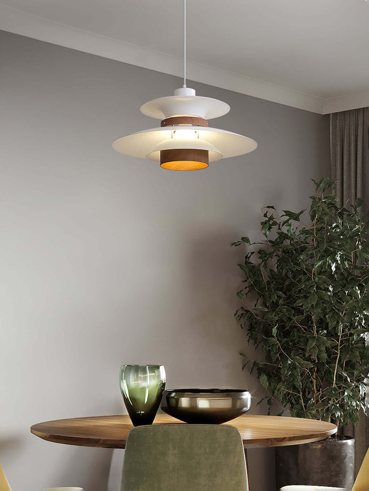 Moderne Metall-Pendelleuchte