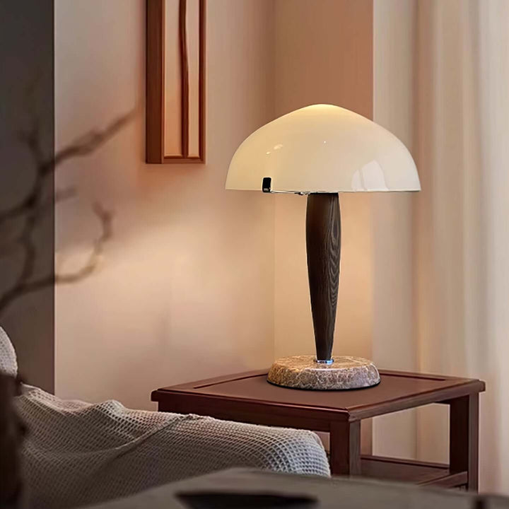 Lampe de table design avec base en noyer