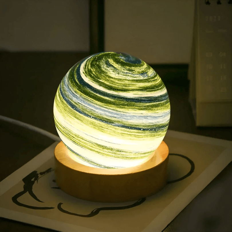 Mini lampe planète 3D avec base en bois