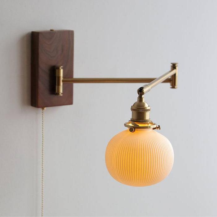 Keramik Wandleuchte mit Holzplatte