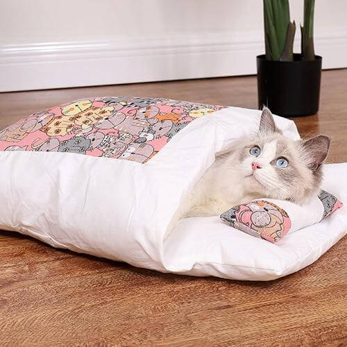 Sac de couchage pour chat en peluche pour des nuits douillettes