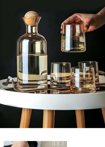 Élégante carafe en verre avec couvercle en bois