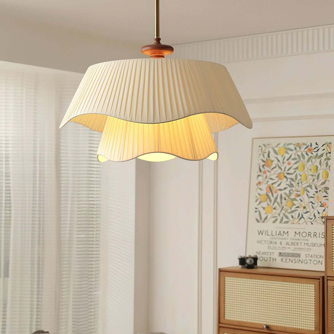 Moderne Pendelleuchte mit Metallakzente