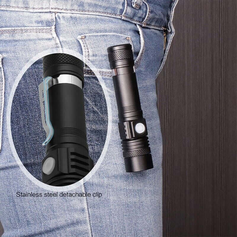Lampe torche tactique LED 90 000 lm avec zoom 