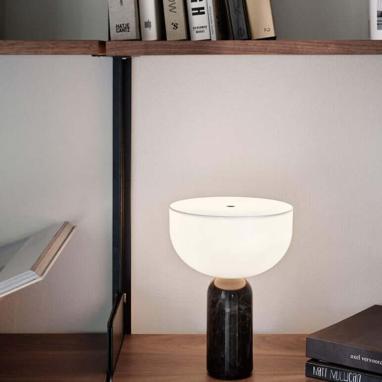 Lampe de table élégante en marbre