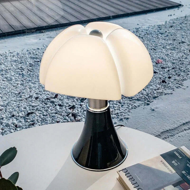 Höhenverstellbare Design-Tischlampe