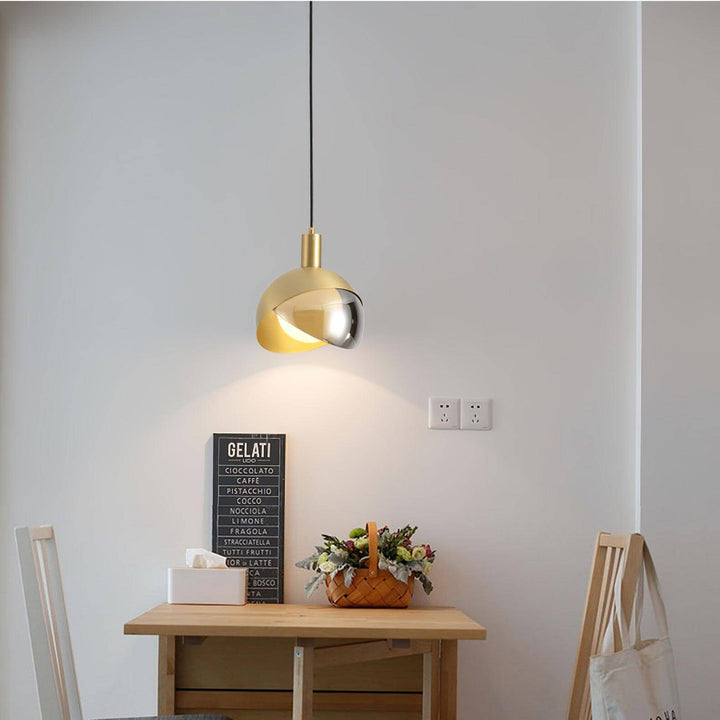 Elegante Pendelleuchte - Glas Metall Design