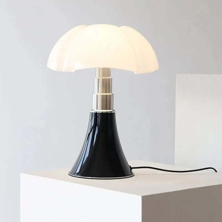 Höhenverstellbare Design-Tischlampe