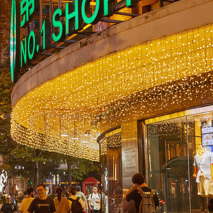 "50m Weihnachtsvorhang Lichterkette IP44, warmweiße LED-Leuchten, wasserfest für Garten oder Terrasse, Wasserfall-Effekt"