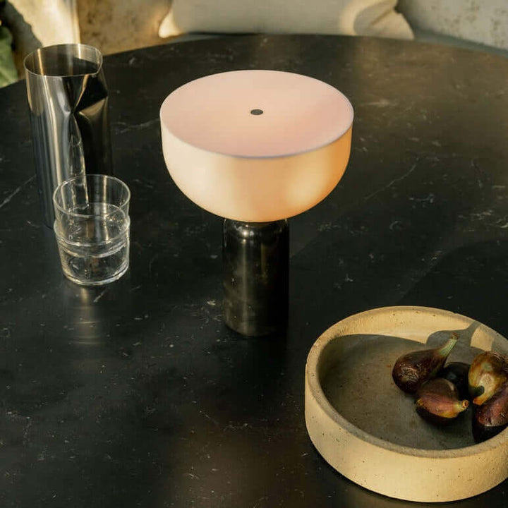 Lampe de table élégante en marbre