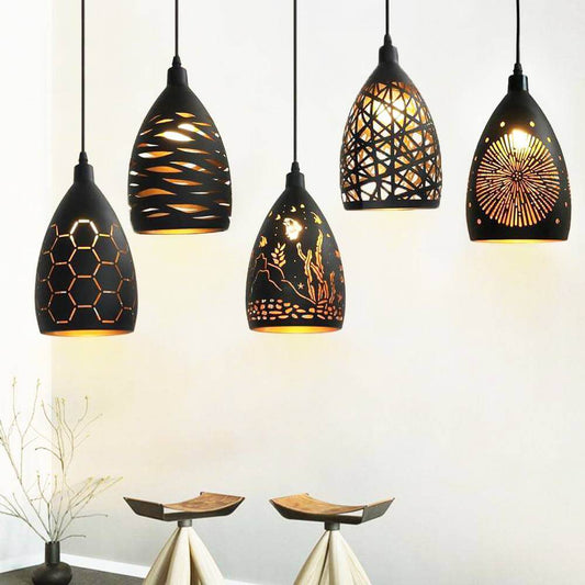 Lampe suspendue en métal motif noir