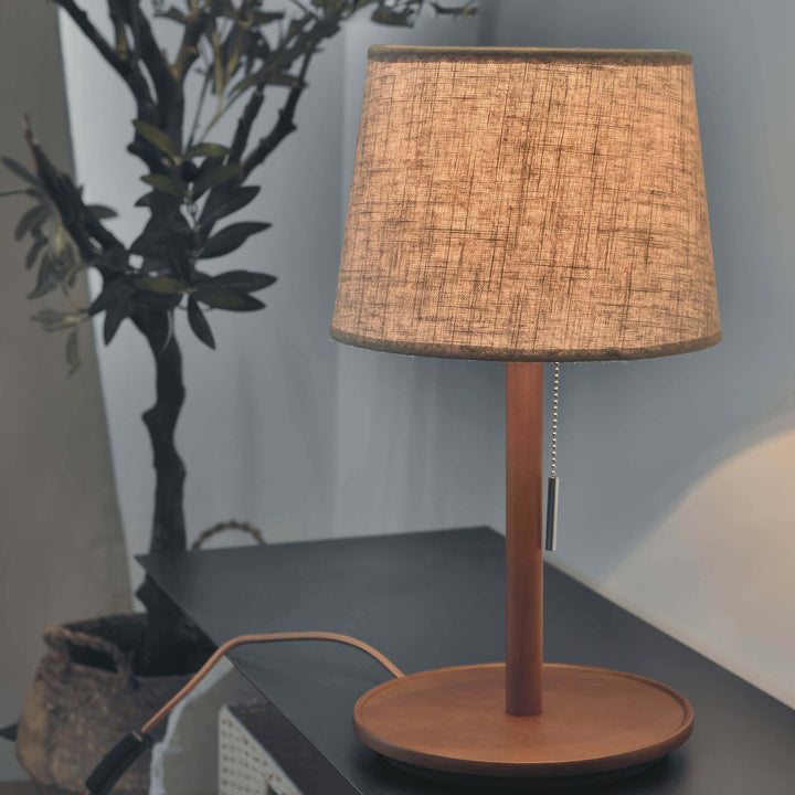 Lampe de table design en bois de noyer avec abat-jour en tissu