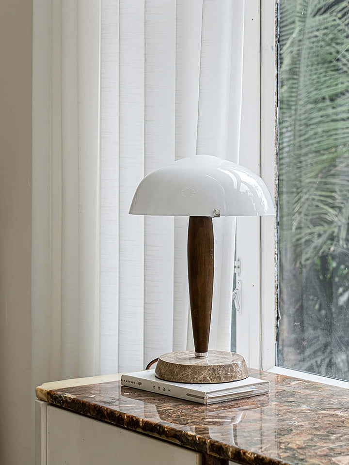 Lampe de table design avec base en noyer